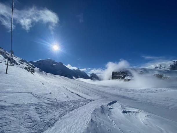 La Grande Casse pointe son nez au dessus des nuages